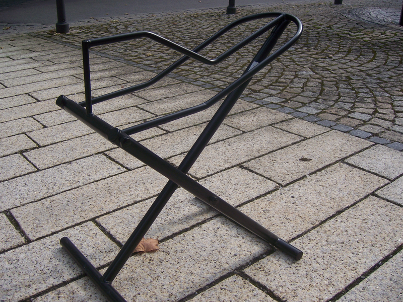 Klappbarer Sattelhalter