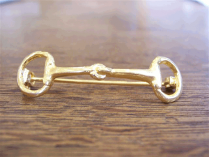 Plastronnadel mit Olivenkopfgebiß